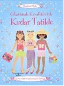 Çıkartmalı Kıyafetleriyle Kızlar Tatilde